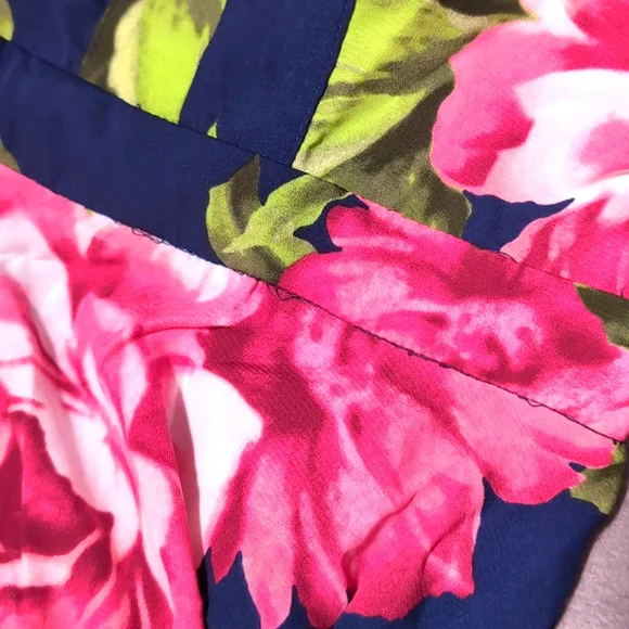 🌙 Xtaren Floral Mini Dress in Navy and Pink - Picture 6 of 8